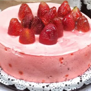 Torta alle Fragole (9-Inch Cake)